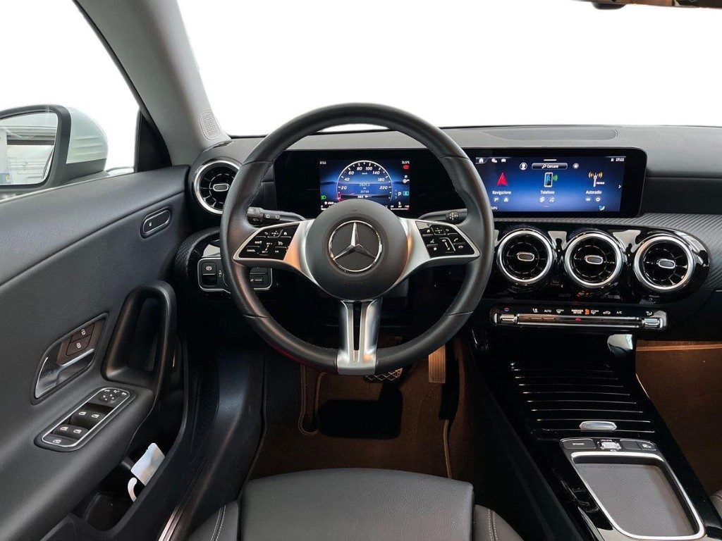 MERCEDES-BENZ CLA 180 d Automatic Shooting Brake Advanced - 11