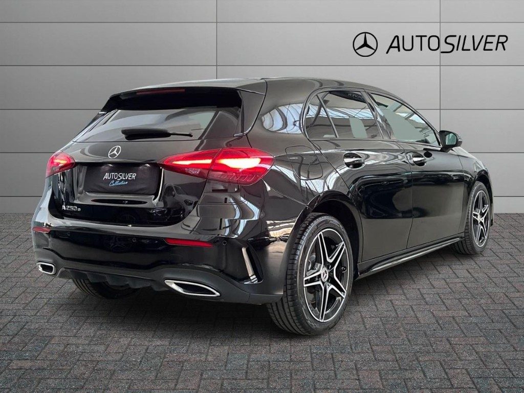 MERCEDES-BENZ A 250 e hybrid EQ AMG Line Advanced Plus - 2