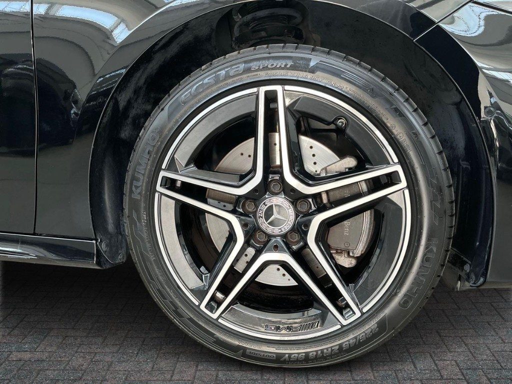 MERCEDES-BENZ A 250 e hybrid EQ AMG Line Advanced Plus - 17