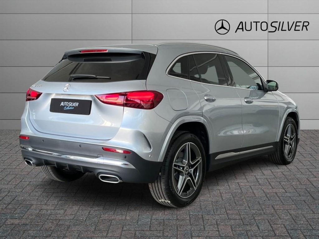 MERCEDES-BENZ GLA 250 e hybrid EQ AMG Line Premium - 2