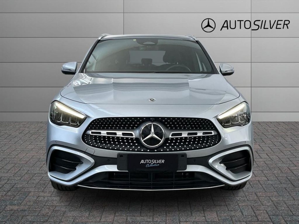MERCEDES-BENZ GLA 250 e hybrid EQ AMG Line Premium - 3