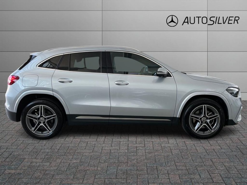 MERCEDES-BENZ GLA 250 e hybrid EQ AMG Line Premium - 5