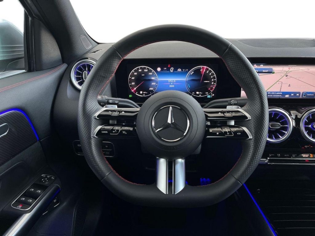 MERCEDES-BENZ GLA 250 e hybrid EQ AMG Line Premium - 11