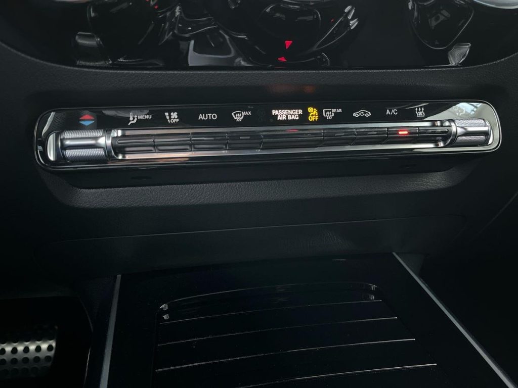 MERCEDES-BENZ GLA 250 e hybrid EQ AMG Line Premium - 14