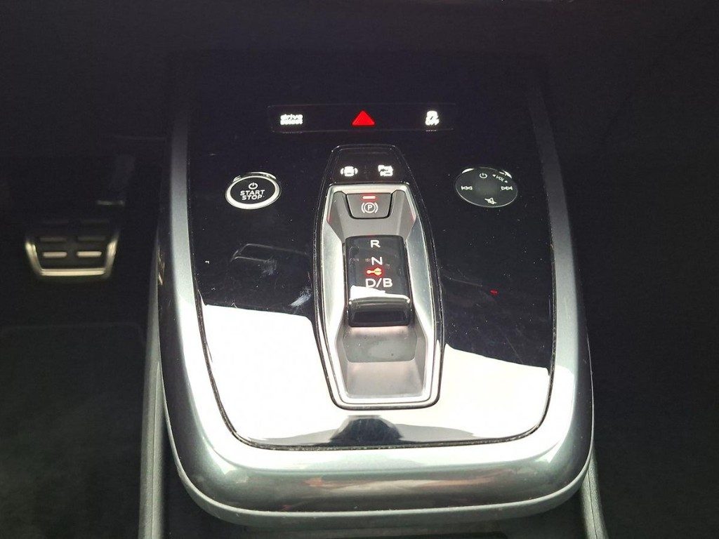 AUDI Q4 e-tron Q4 45 e-tron quattro Aut. 286cv + Tetto - 14