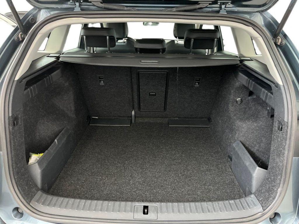 SKODA Enyaq iV 60 - 8
