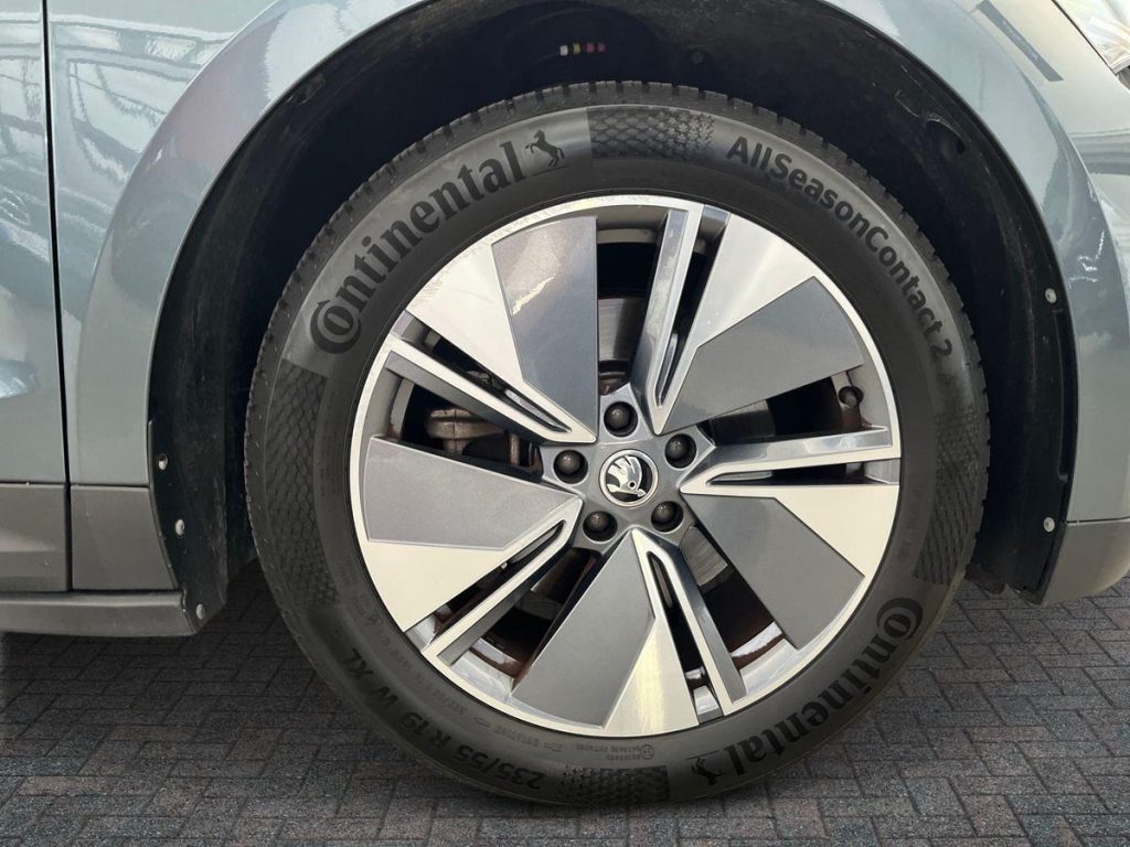 SKODA Enyaq iV 60 - 17