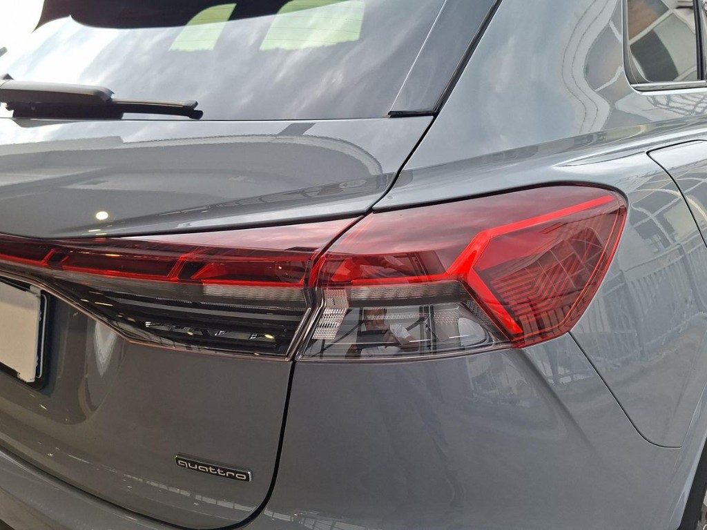 AUDI Q4 e-tron Q4 45 e-tron quattro Aut. 77kw + Tetto - 6