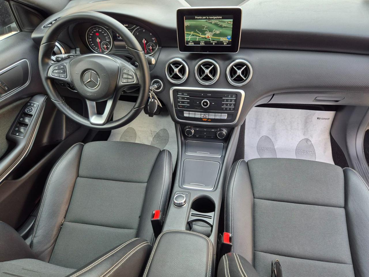 MERCEDES-BENZ A 180 d Automatic Sport - 17