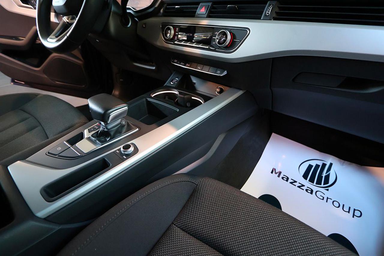 AUDI A4 30 TDI Avant S-Tronic Business Advanced - 34