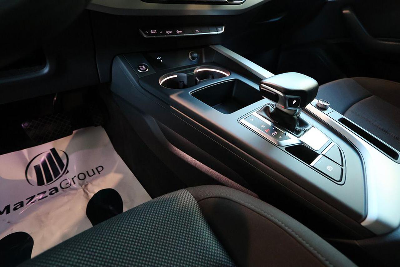 AUDI A4 30 TDI Avant S-Tronic Business Advanced - 36