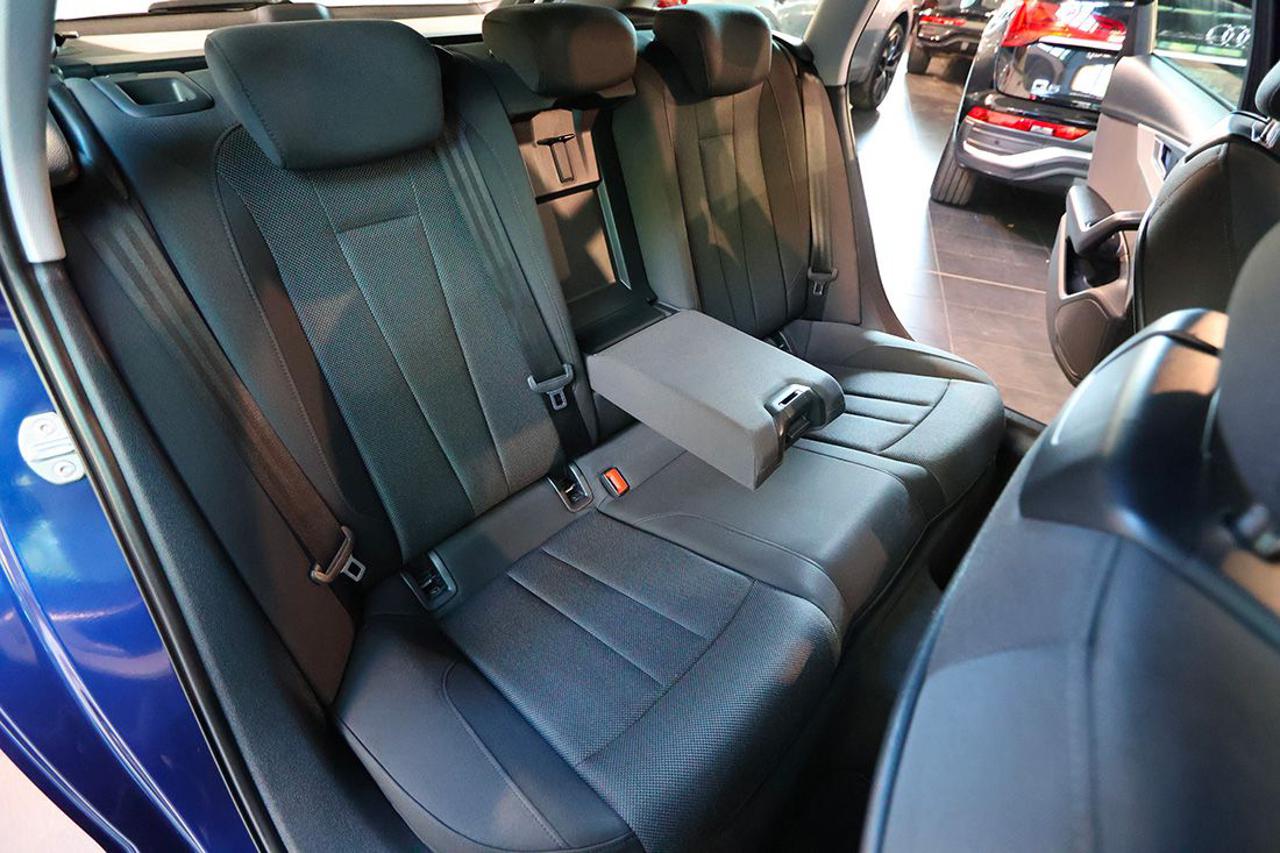 AUDI A4 30 TDI Avant S-Tronic Business Advanced - 20