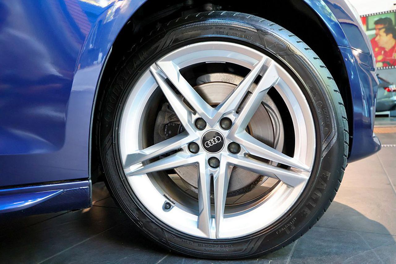 AUDI A4 30 TDI Avant S-Tronic Business Advanced - 6