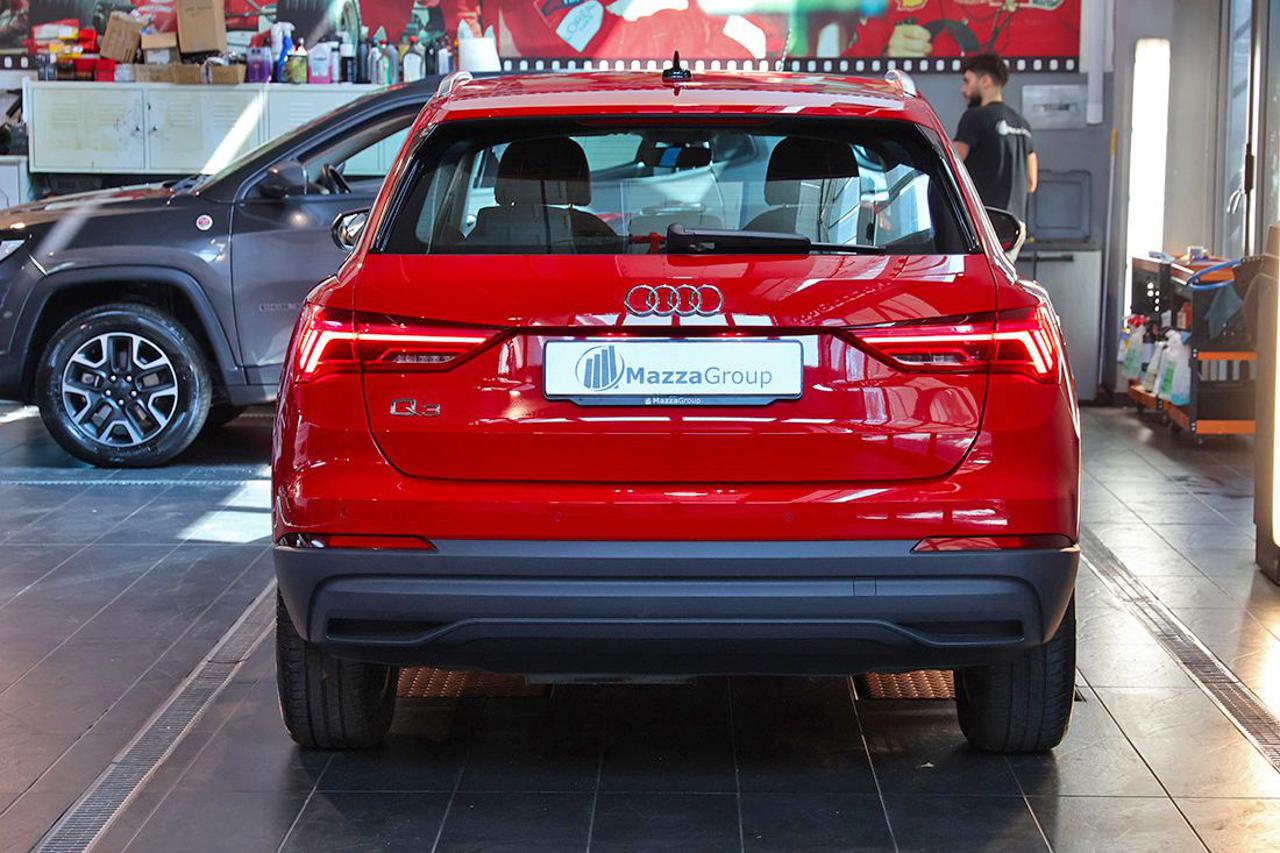 AUDI Q3 35 TDI S-Tronic Business - 4