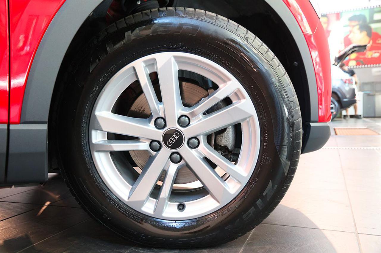 AUDI Q3 35 TDI S-Tronic Business - 6