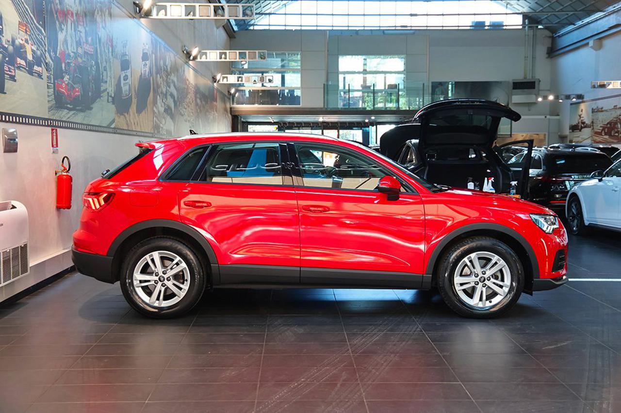 AUDI Q3 35 TDI S-Tronic Business - 2