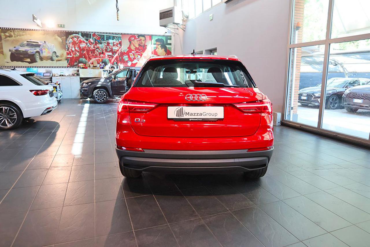 AUDI Q3 35 TDI S-Tronic Business - 8