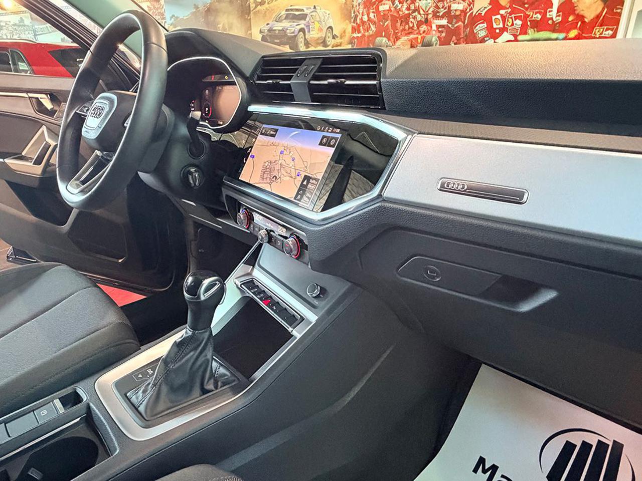 AUDI Q3 35 TDI S-Tronic Business - 31
