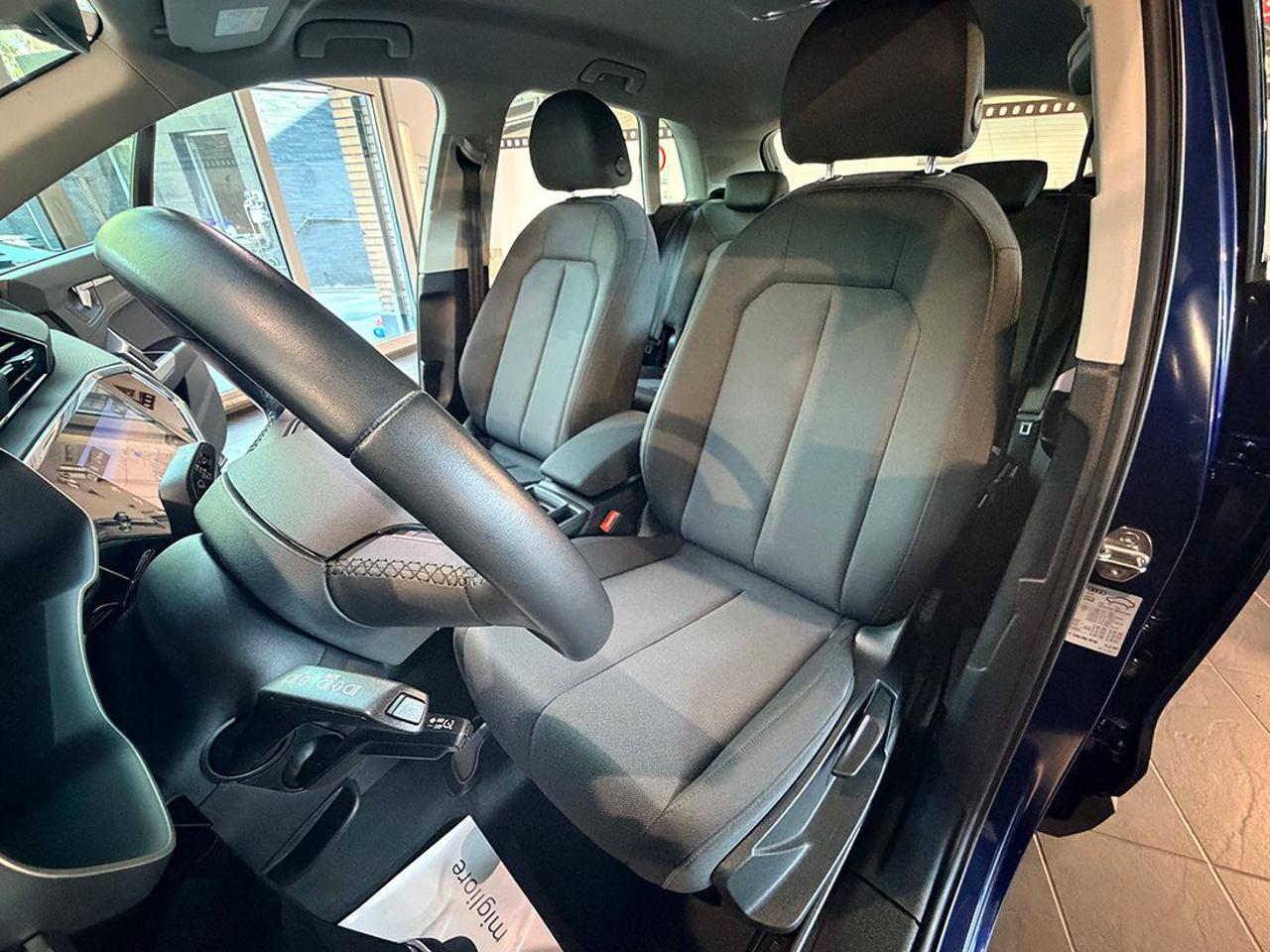 AUDI Q3 35 TDI S-Tronic Business - 17
