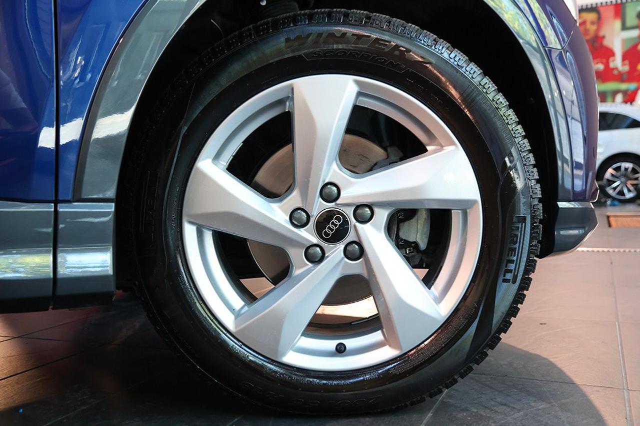 AUDI Q3 35 TDI S-Tronic Business - 6