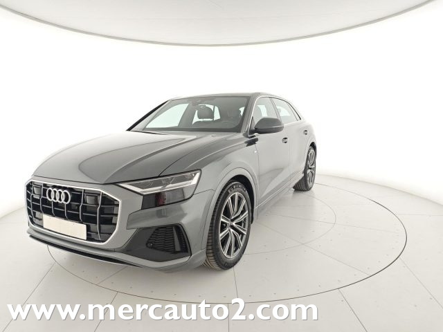 AUDI Q8 Grigio scuro metallizzato