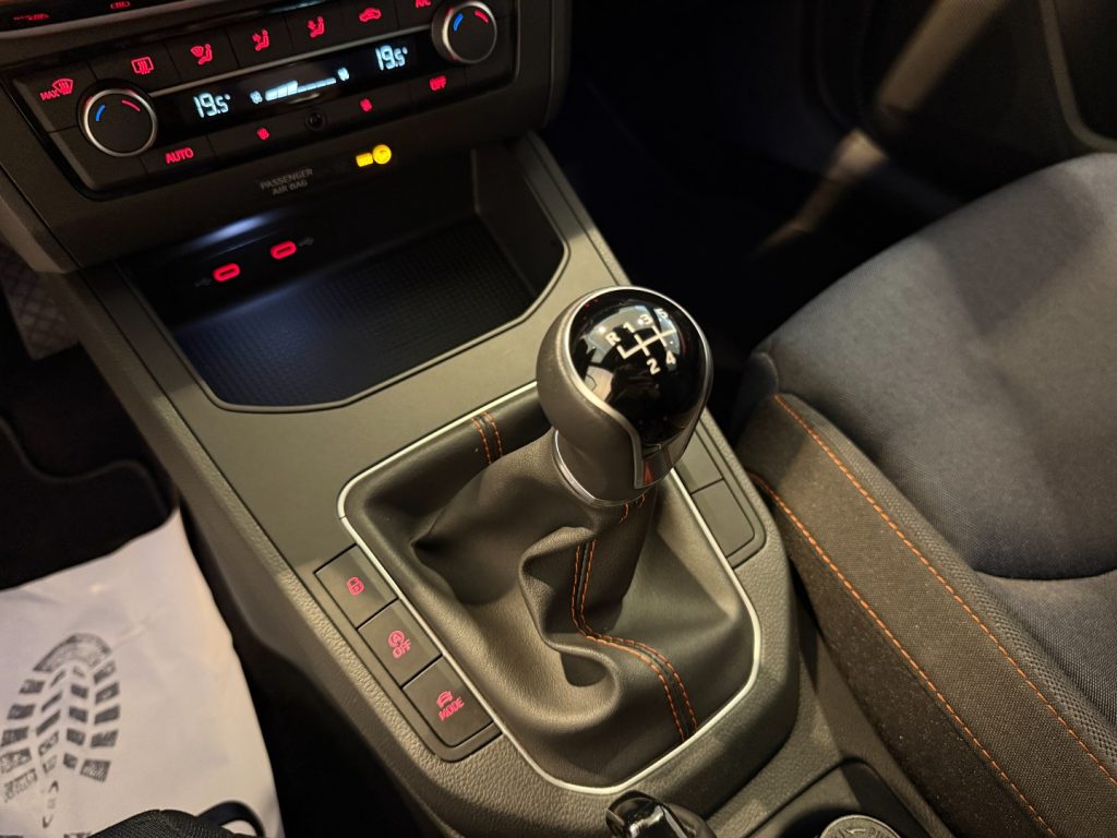 SEAT Ibiza 1.0 EcoTSI FR FULL LED ACC App Connect DAB+ - 15