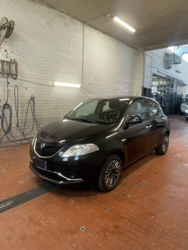 LANCIA Ypsilon Nero pastello