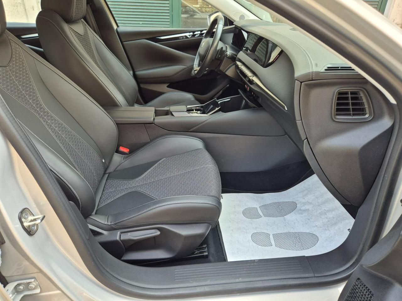 DS AUTOMOBILES DS 4 BlueHDi 130 aut. Bastille Business - 12