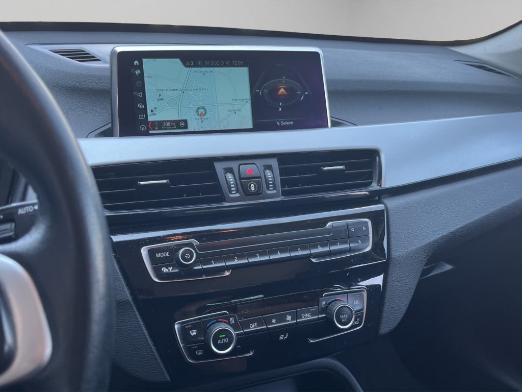 BMW X1 XDRIVE 25e ADVANTAGE - 14