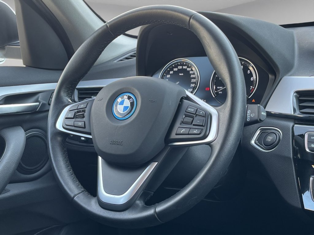 BMW X1 25e XDRIVE Advantage - 11