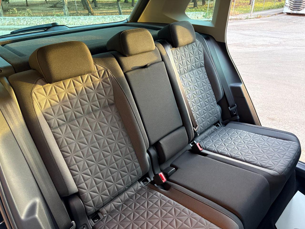 VOLKSWAGEN Tiguan 2.0 TDI 150 CV SCR DSG Life - 17