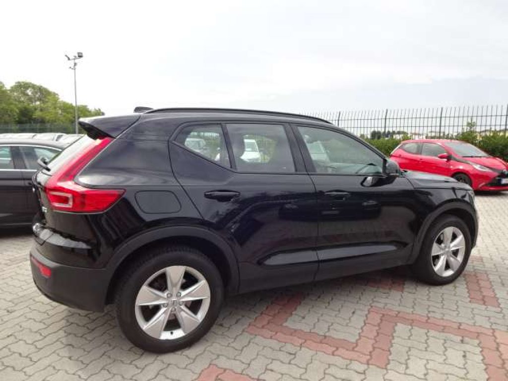 VOLVO XC40 2.0 b3 Ultimate Bright auto IVA ESPOSTA - 4