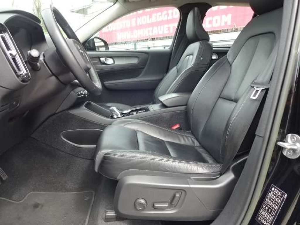 VOLVO XC40 2.0 b3 Ultimate Bright auto IVA ESPOSTA - 8