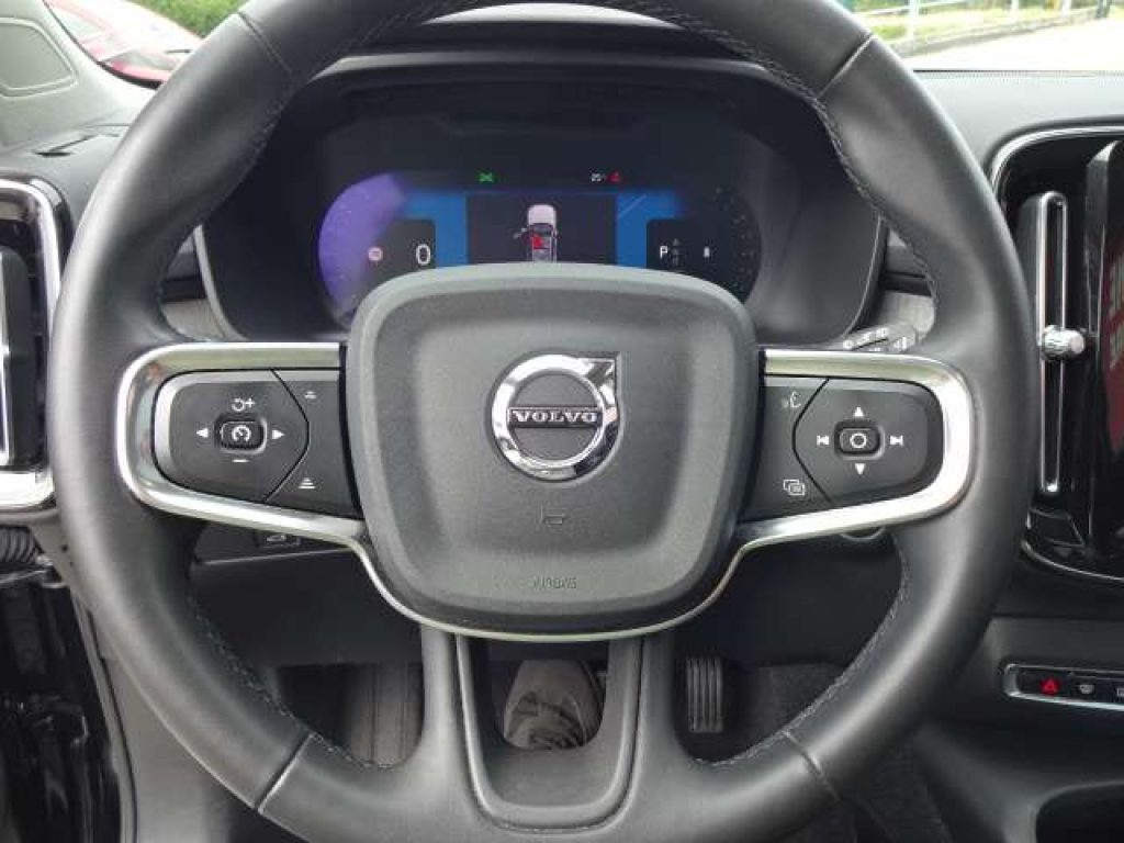 VOLVO XC40 2.0 b3 Ultimate Bright auto IVA ESPOSTA - 11