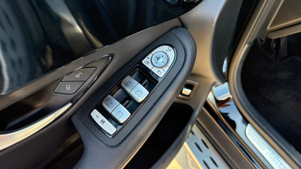 MERCEDES-BENZ GLC 200 d 4Matic Coupé Sport PARI AL NUOVO - 9