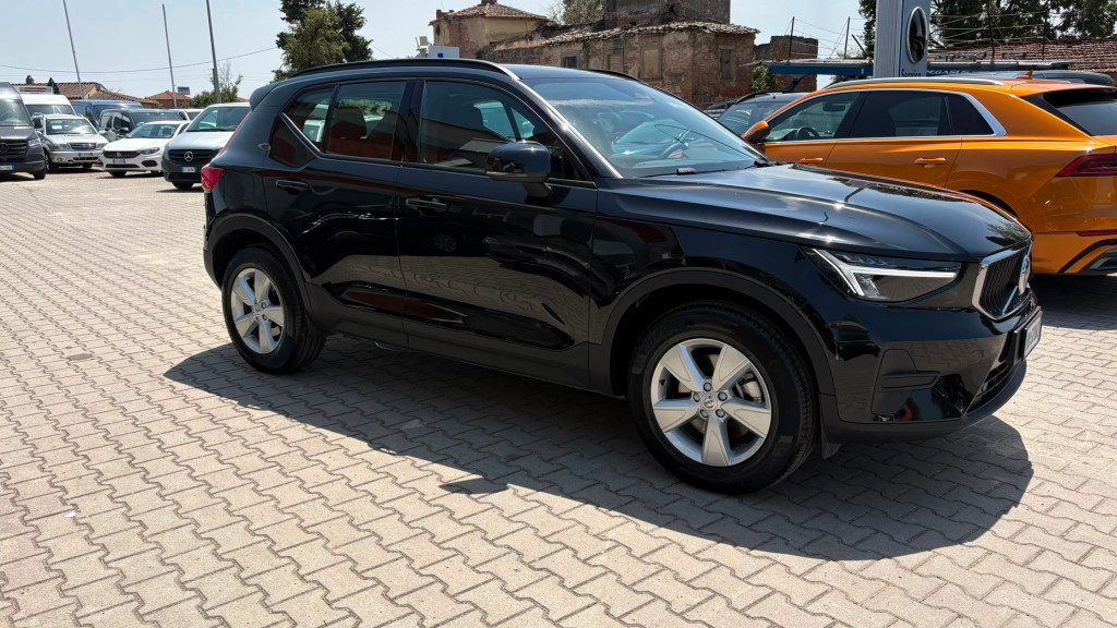 VOLVO XC40 B3 automatico Essential **SOLO 10.000 KM** - 2