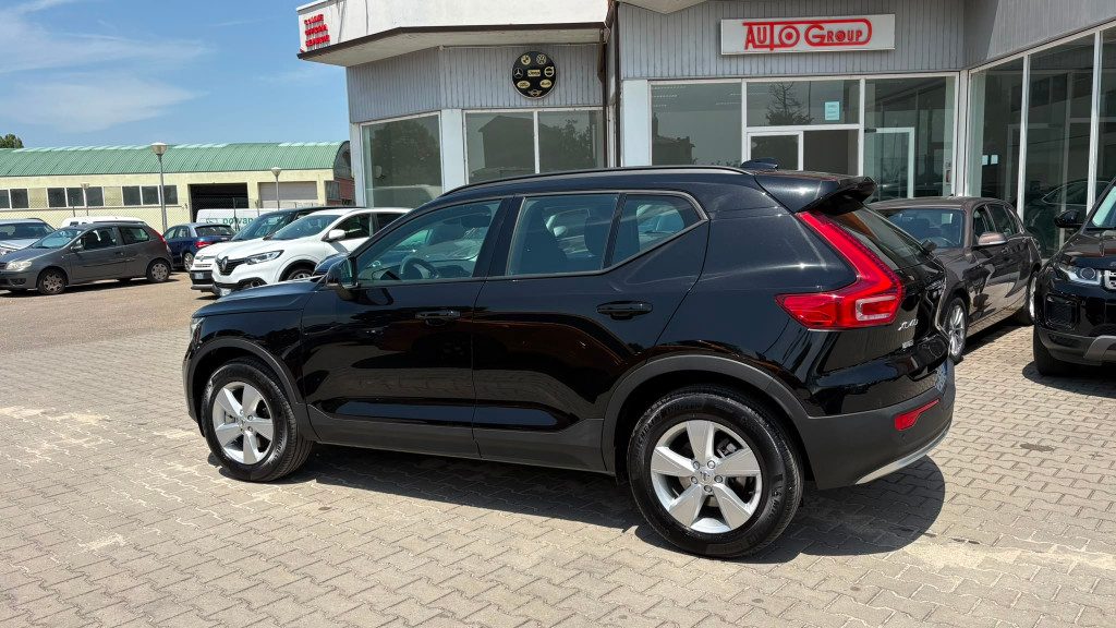 VOLVO XC40 B3 automatico Essential **SOLO 10.000 KM** - 5