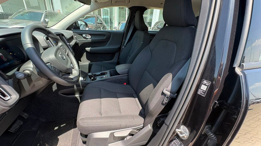 VOLVO XC40 B3 automatico Essential **SOLO 10.000 KM** - 10