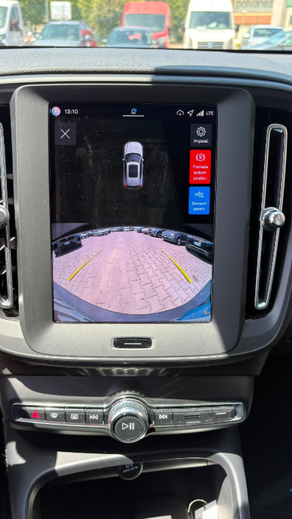 VOLVO XC40 B3 automatico Essential **SOLO 10.000 KM** - 12