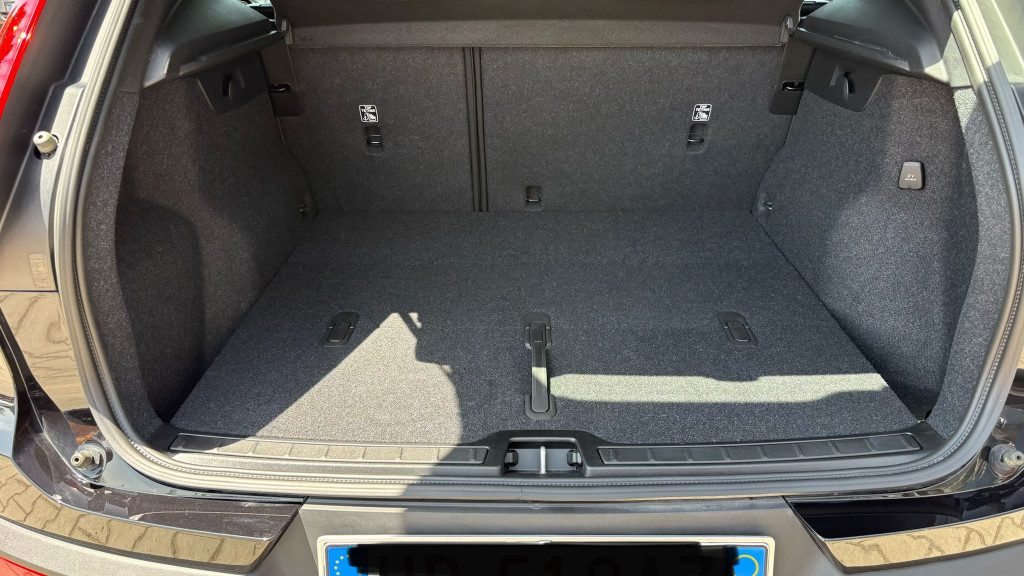 VOLVO XC40 B3 automatico Essential **SOLO 10.000 KM** - 17