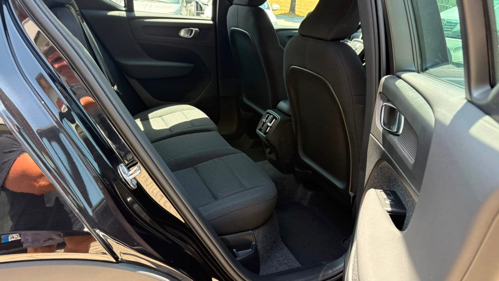 VOLVO XC40 B3 automatico Essential **SOLO 10.000 KM** - 20