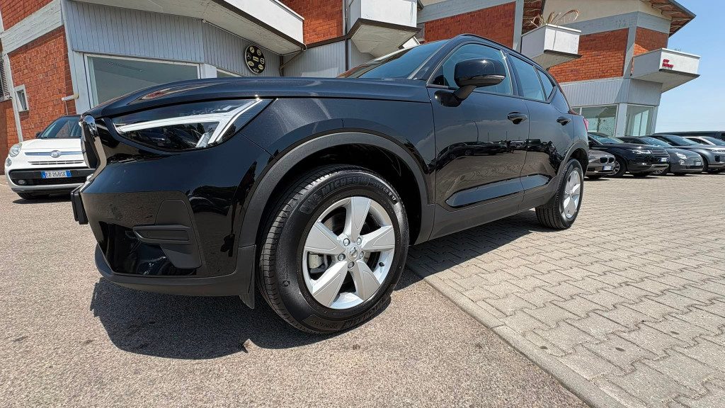 VOLVO XC40 B3 automatico Essential **SOLO 10.000 KM** - 23