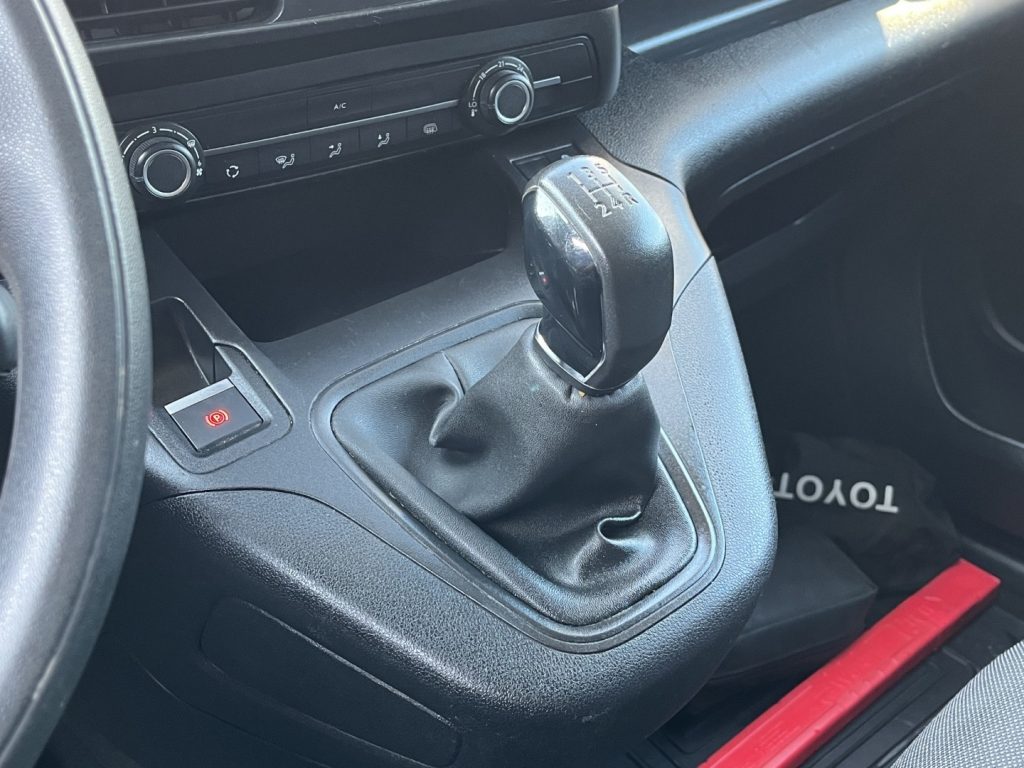 TOYOTA Proace City 1.5 100CV PASSO LUNGO 3 POSTI - 13