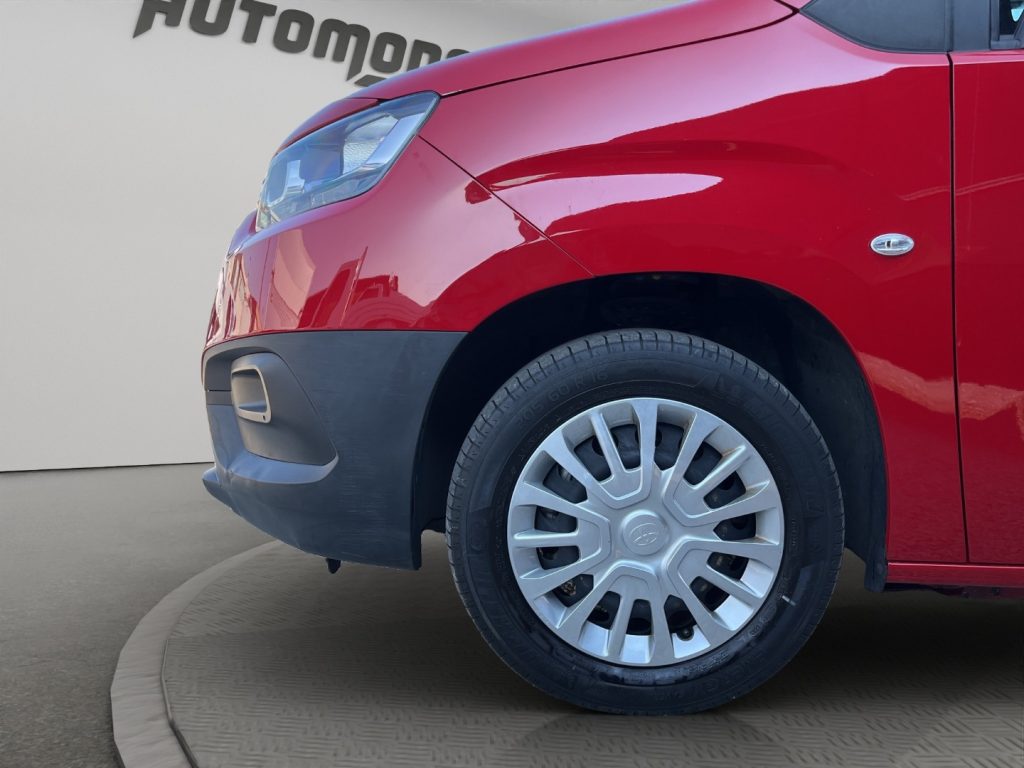 TOYOTA Proace City 1.5 100CV PASSO LUNGO 3 POSTI - 19