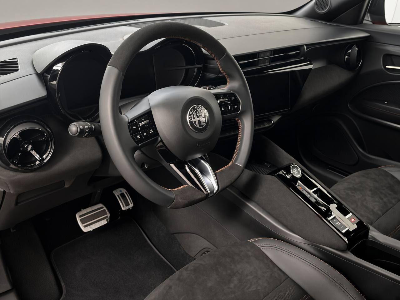 ALFA ROMEO Junior 1.2 145 CV Hybrid eDCT6 Q4 Intensa - 18