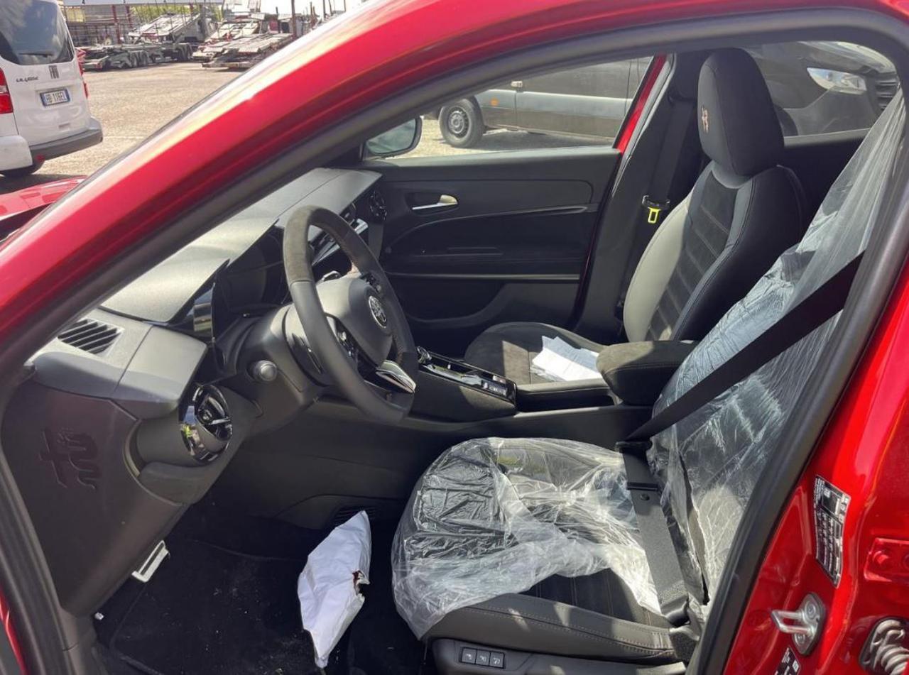 ALFA ROMEO Junior 1.2 145 CV Hybrid eDCT6 Q4 Intensa - 6