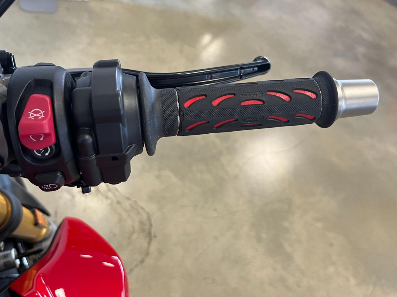 DUCATI Streetfighter V2 V2S - 12