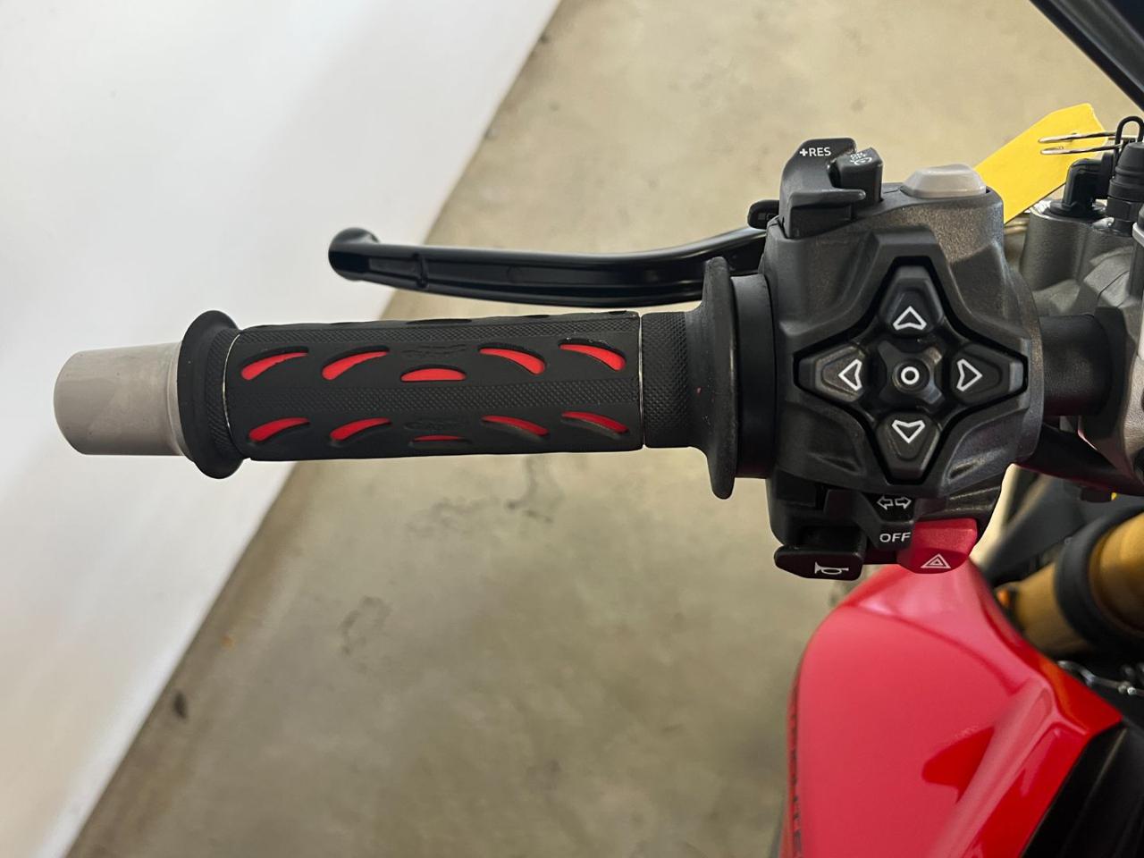 DUCATI Streetfighter V2 V2S - 11