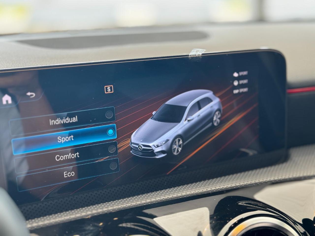 MERCEDES-BENZ A 180 d Automatic Premium AMG (Led64/Retro/Pelle) - 25