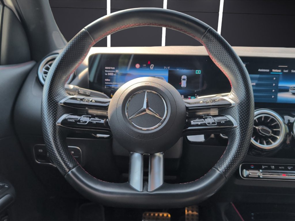 MERCEDES-BENZ GLA 200 d Automatic AMG Line Premium - 10